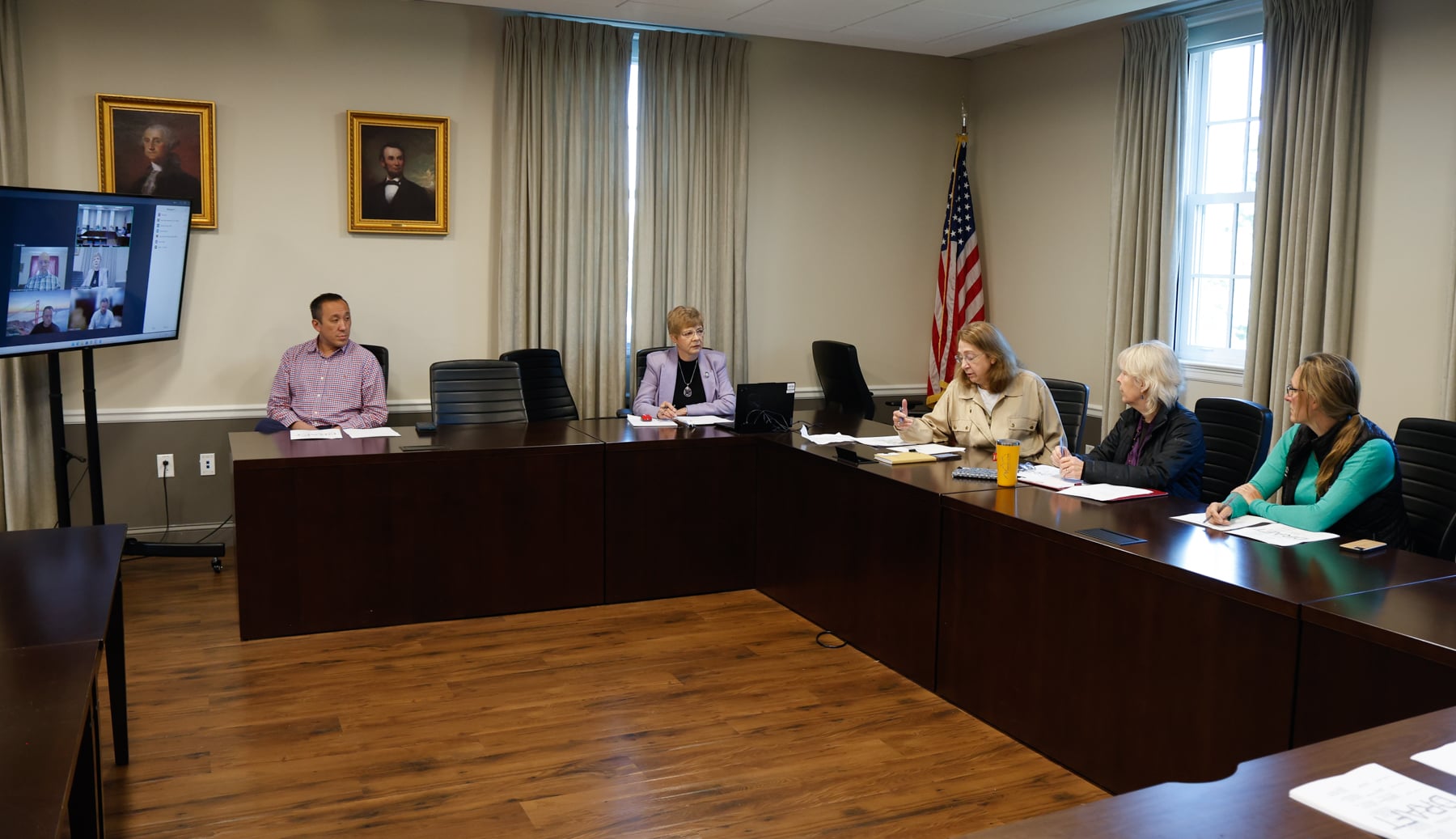 Rep. Zawistowski hosts a meeting of the cross-border CT River Community group